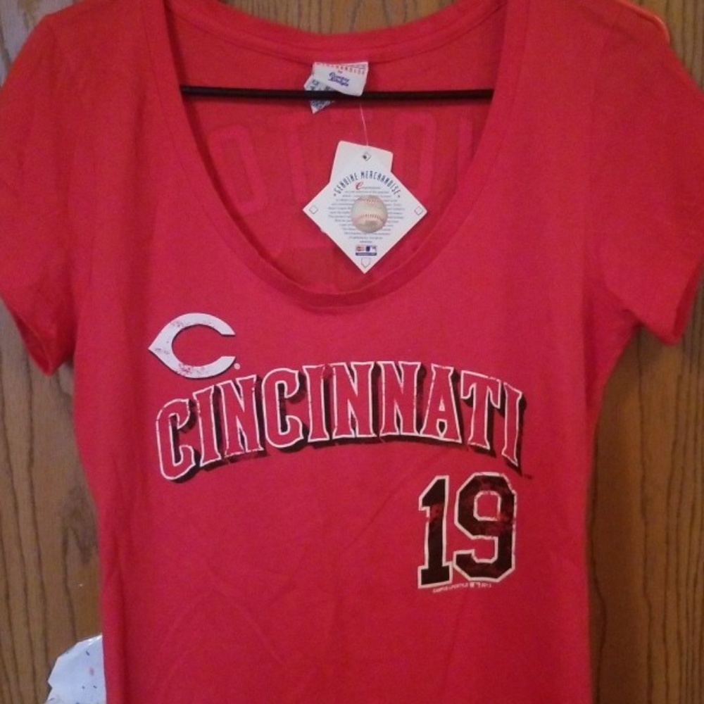 Ladies MLB tshirt